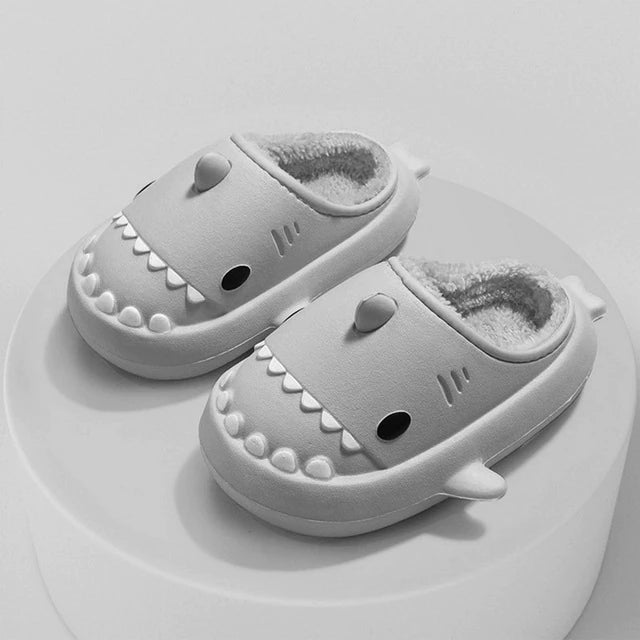 Cozy Shark Hausschuhe vampyy.shop